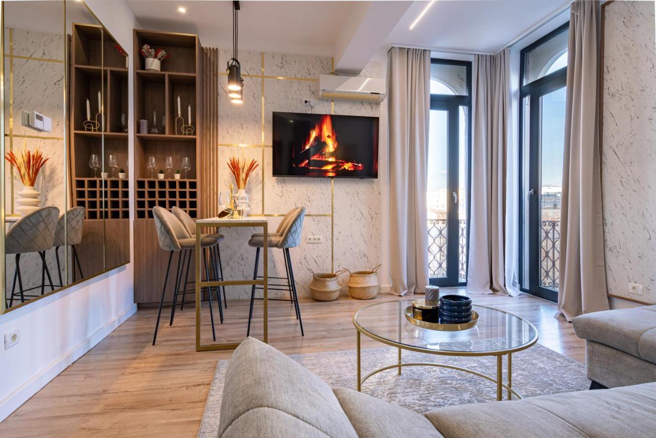 Golden View - Breathtaking Location In Bucharest Appartement Buitenkant foto