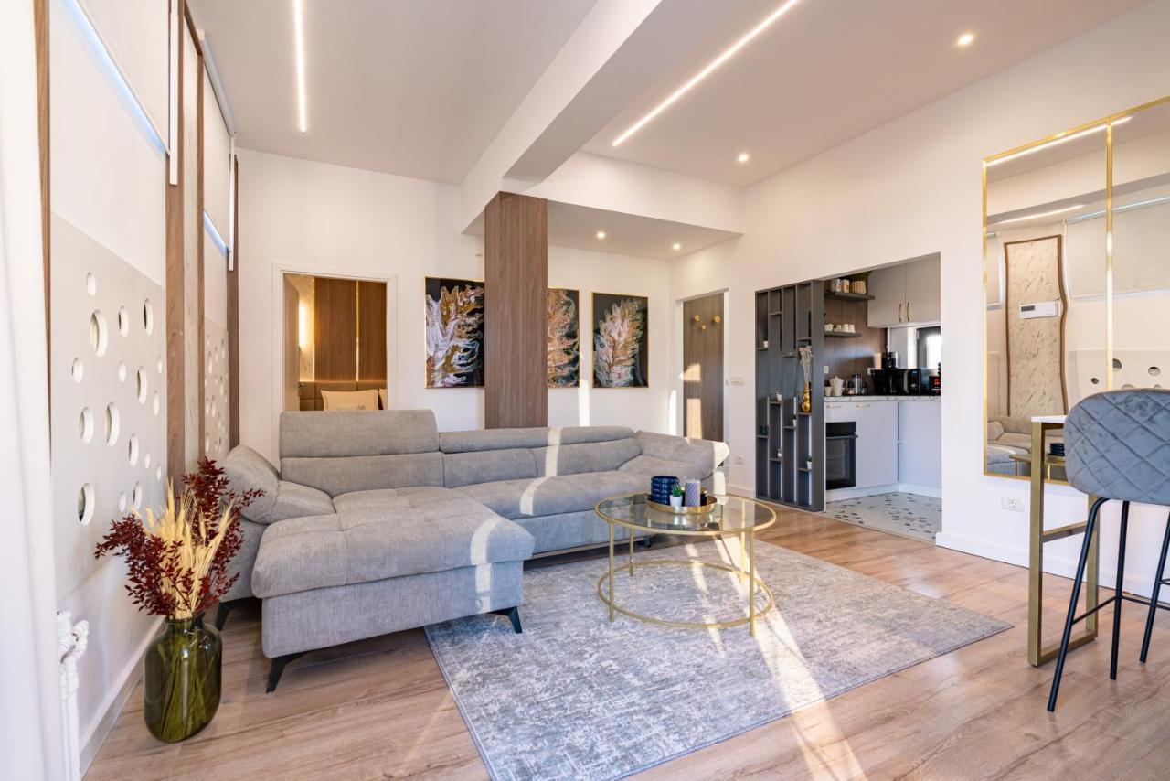 Golden View - Breathtaking Location In Bucharest Appartement Buitenkant foto