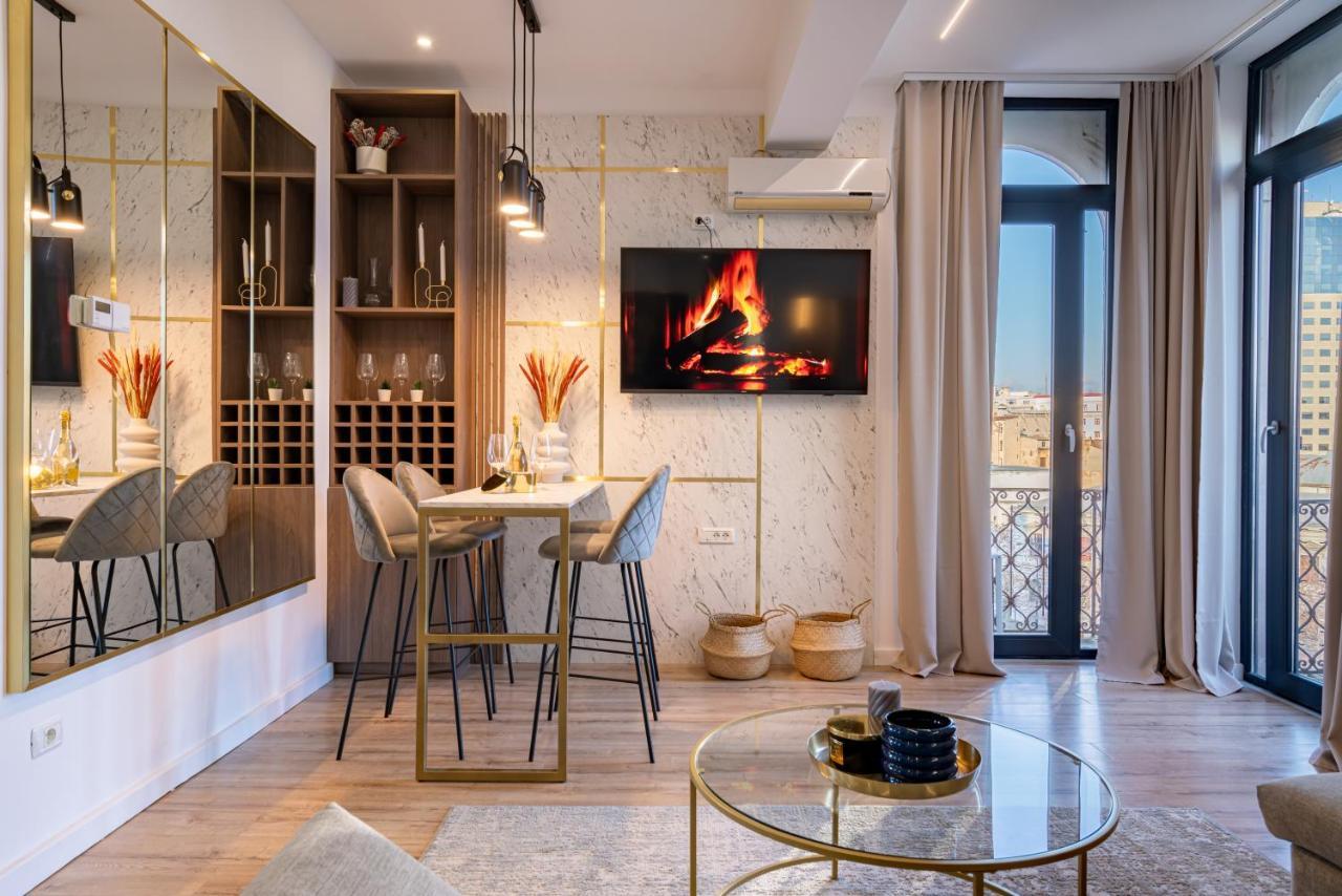 Golden View - Breathtaking Location In Bucharest Appartement Buitenkant foto
