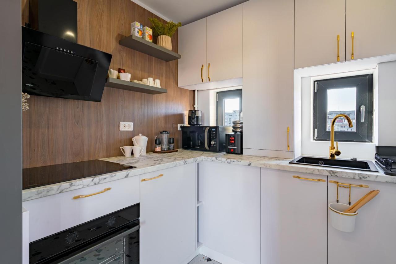 Golden View - Breathtaking Location In Bucharest Appartement Buitenkant foto