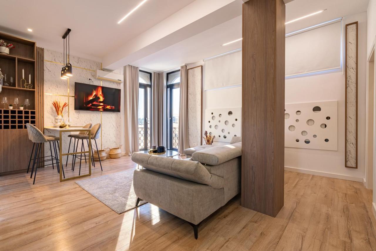 Golden View - Breathtaking Location In Bucharest Appartement Buitenkant foto