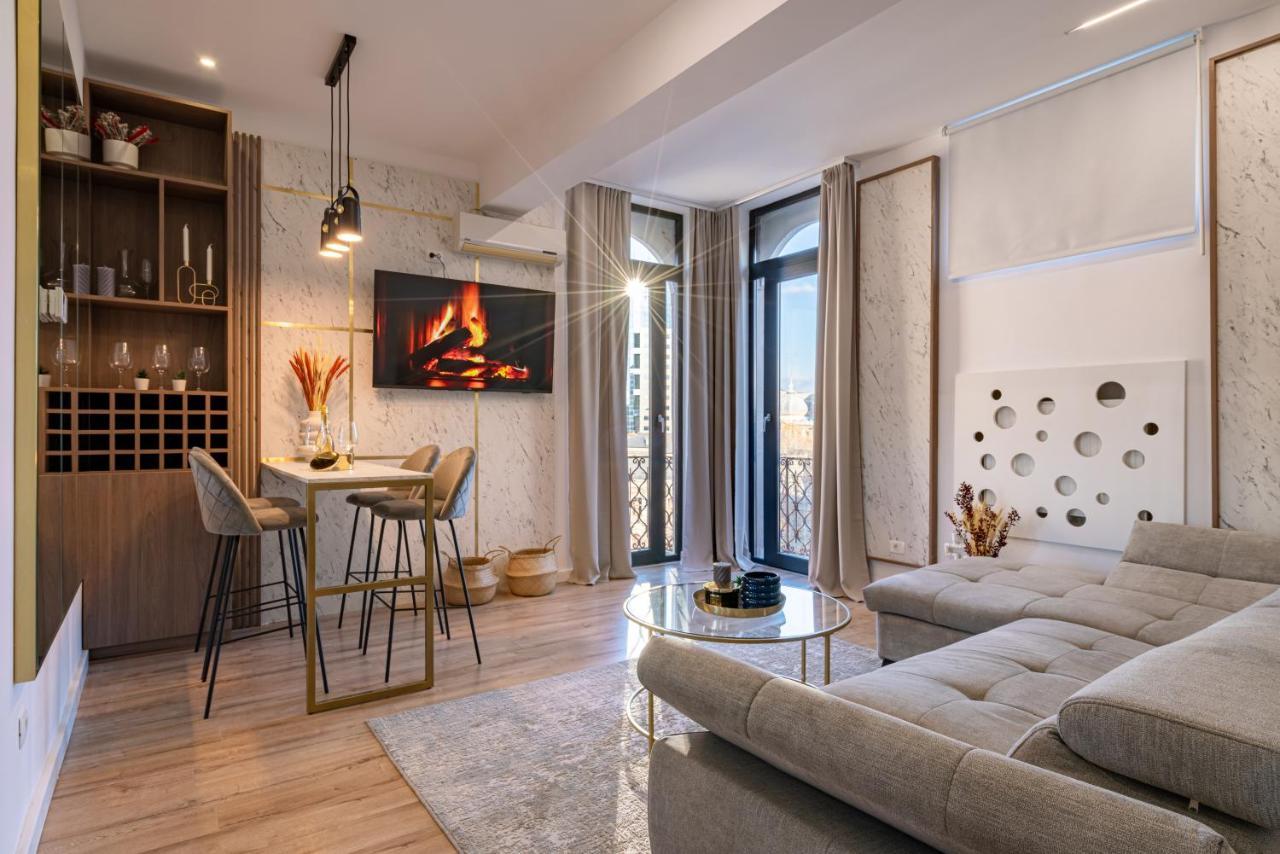 Golden View - Breathtaking Location In Bucharest Appartement Buitenkant foto
