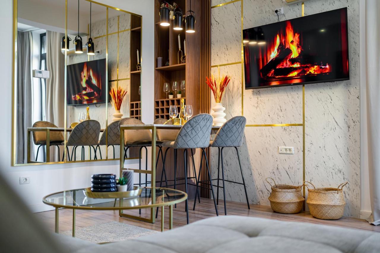 Golden View - Breathtaking Location In Bucharest Appartement Buitenkant foto